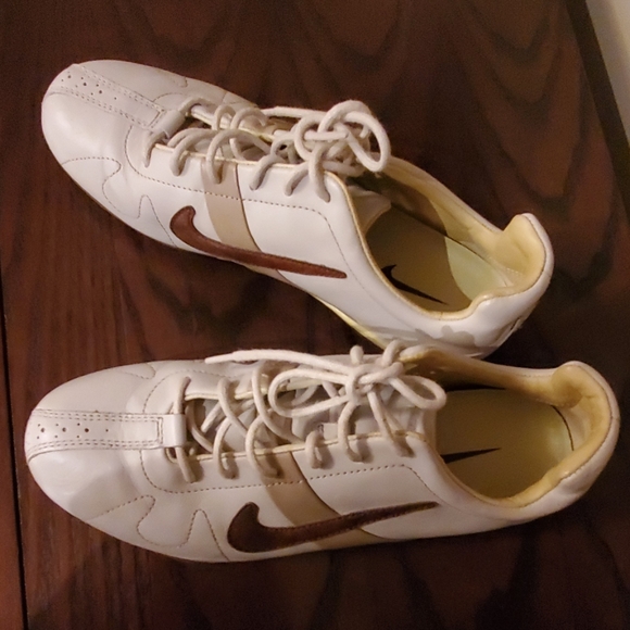 Shoes - Picture 4 of 4